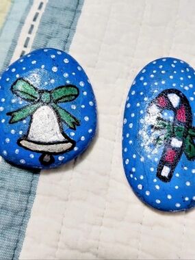 Hand-Painted Holiday Stones in Blue & Red. Aprox 3"